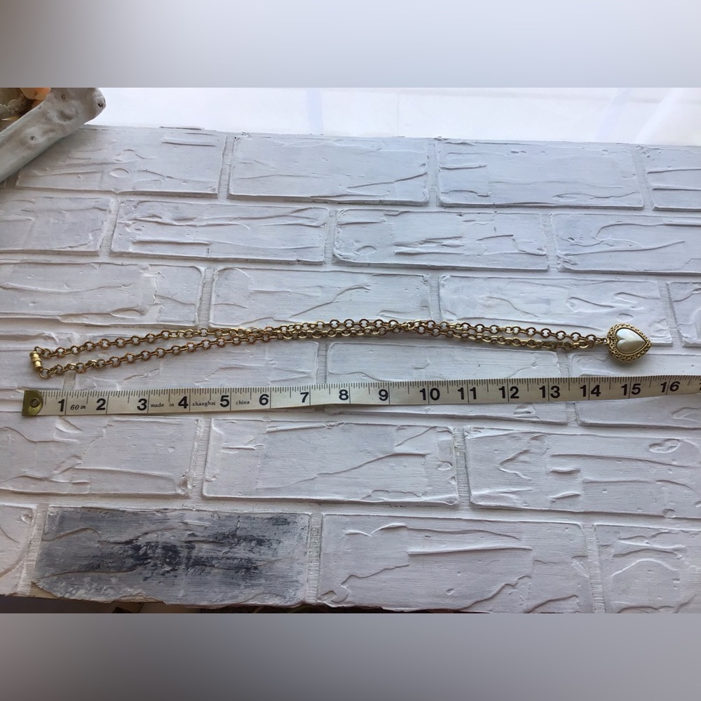 Pearl/Gold Heart Necklace, Classic necklace, sweater necklace - Picture 3 of 6